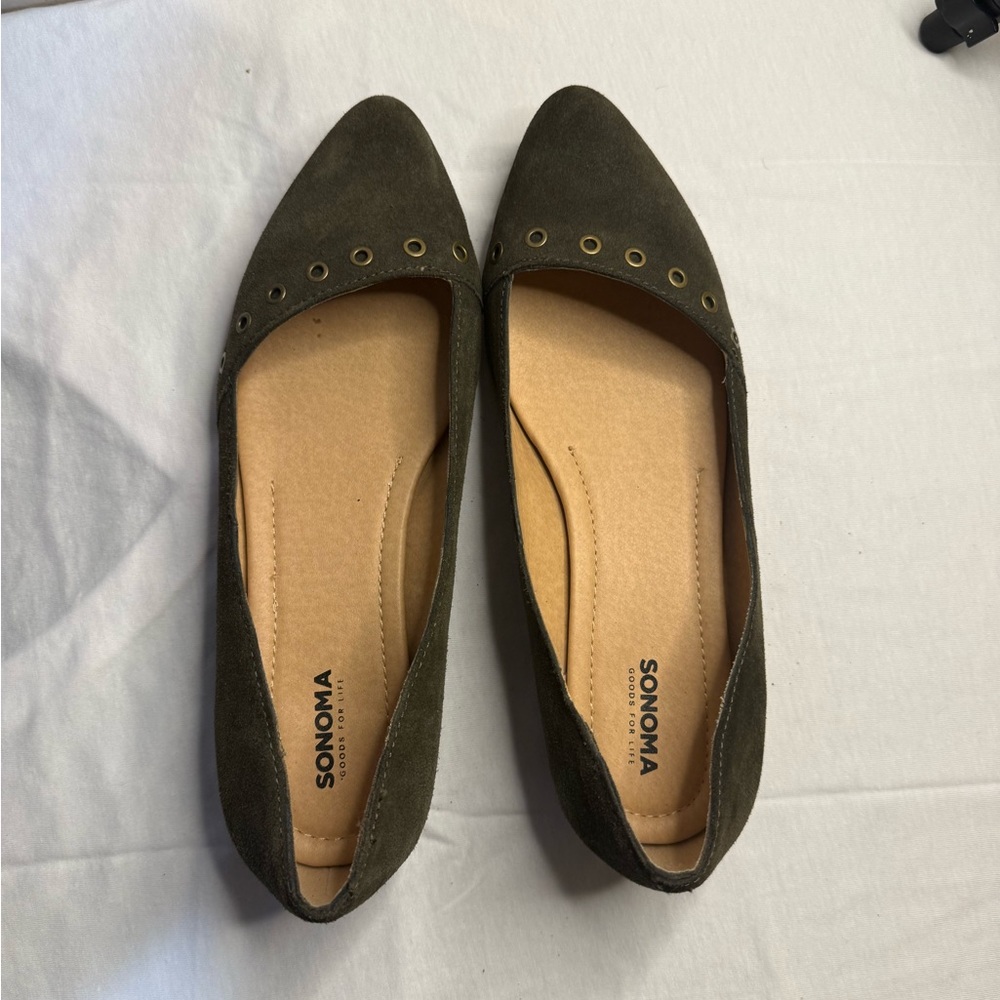 Sonoma eyelet pointed toe leather ballet flats. Olive